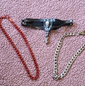 Skull garter and chains